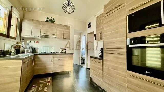 Maison à ASNIERES-SUR-SEINE