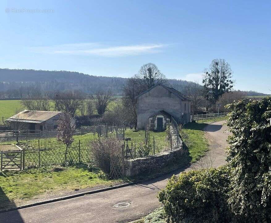 Ancienne ferme à Arbot - photo 9