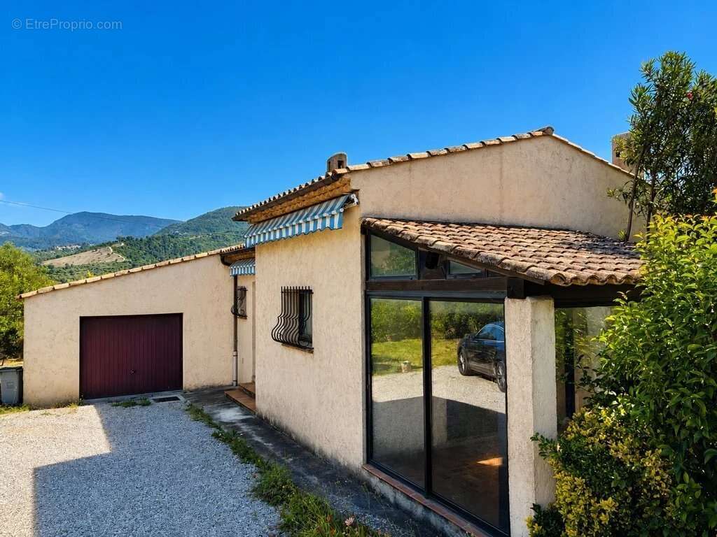 Maison à CARROS