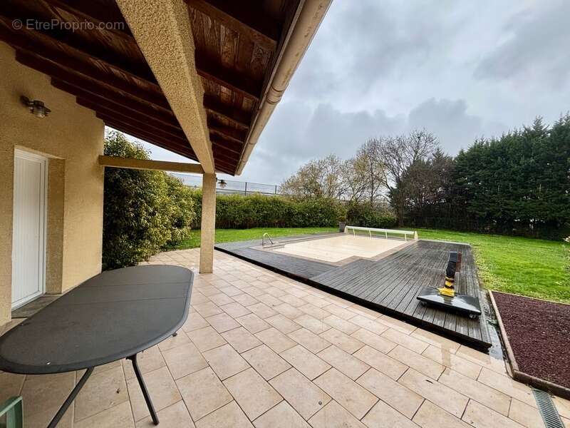 Belle maison de plain-pied avec piscine et terrain de 2000 m², au calme et sans vis-à-vis à Montauban (82) - photo 17