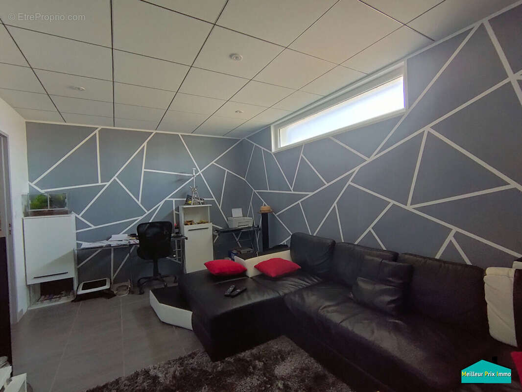 Commerce à SAINTE-PAZANNE