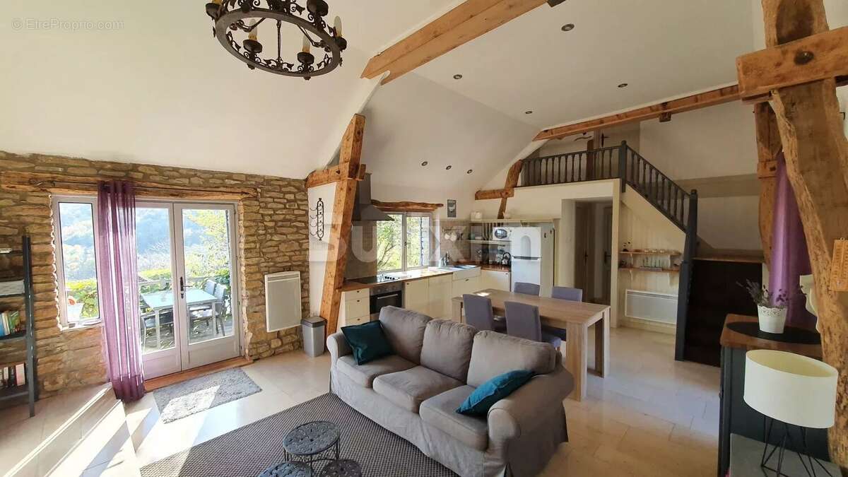 Maison à CULLES-LES-ROCHES