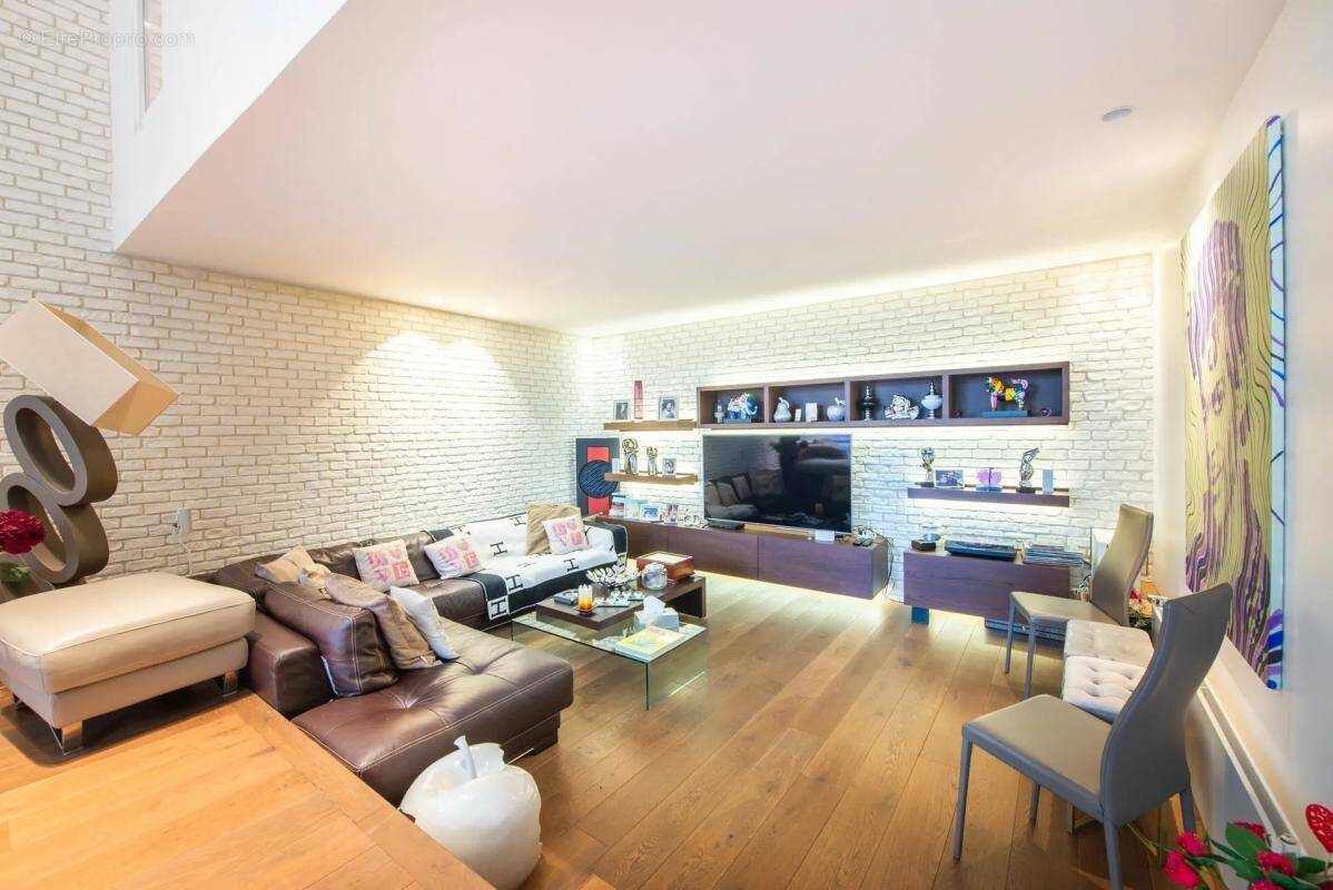 Maison à COURBEVOIE