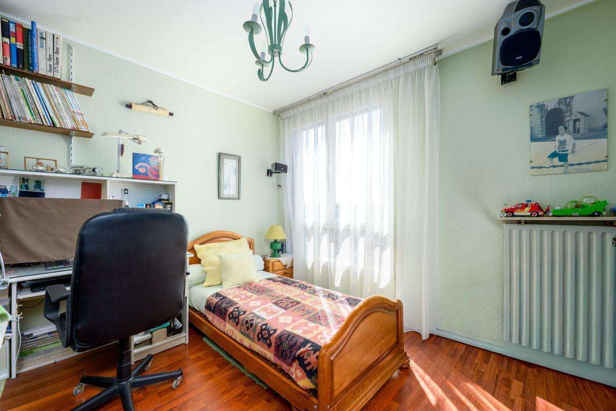 Appartement 5 pièces - 110 m² - balcon - boxes et parking sous-sol - photo 7