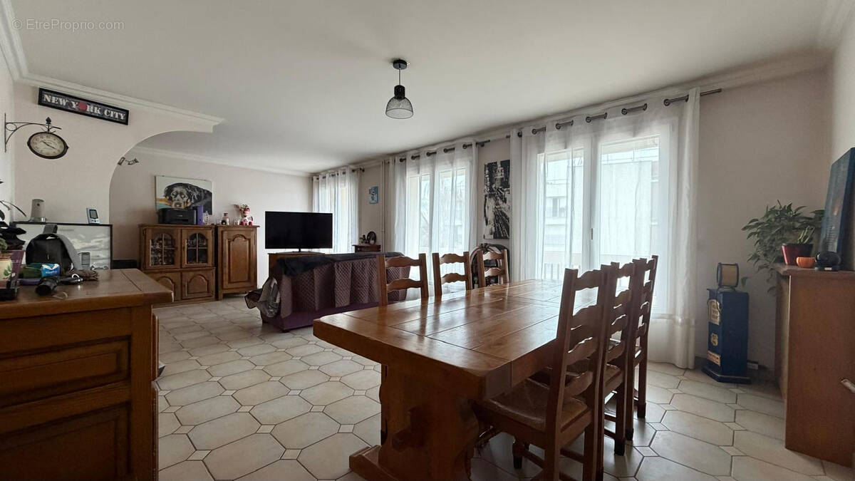 Appartement à LIVRY-GARGAN