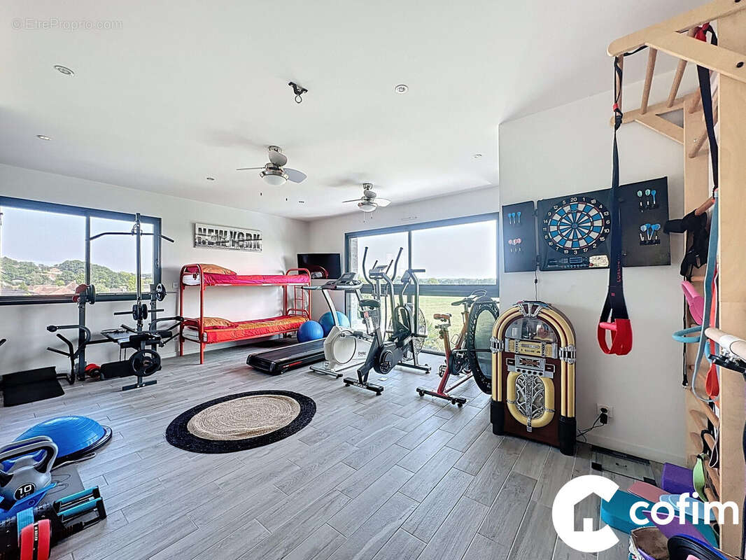 Maison à SERRES-CASTET