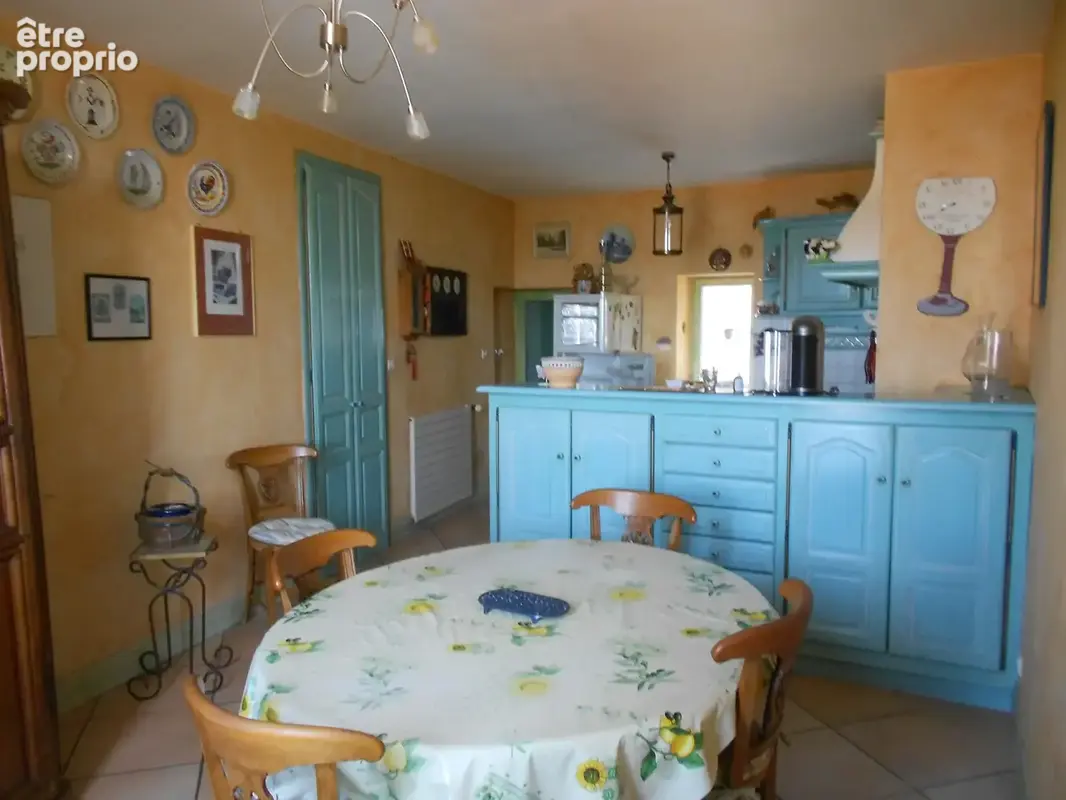 Appartement en duplex avec cour intérieur, garages à Thiers - photo 5