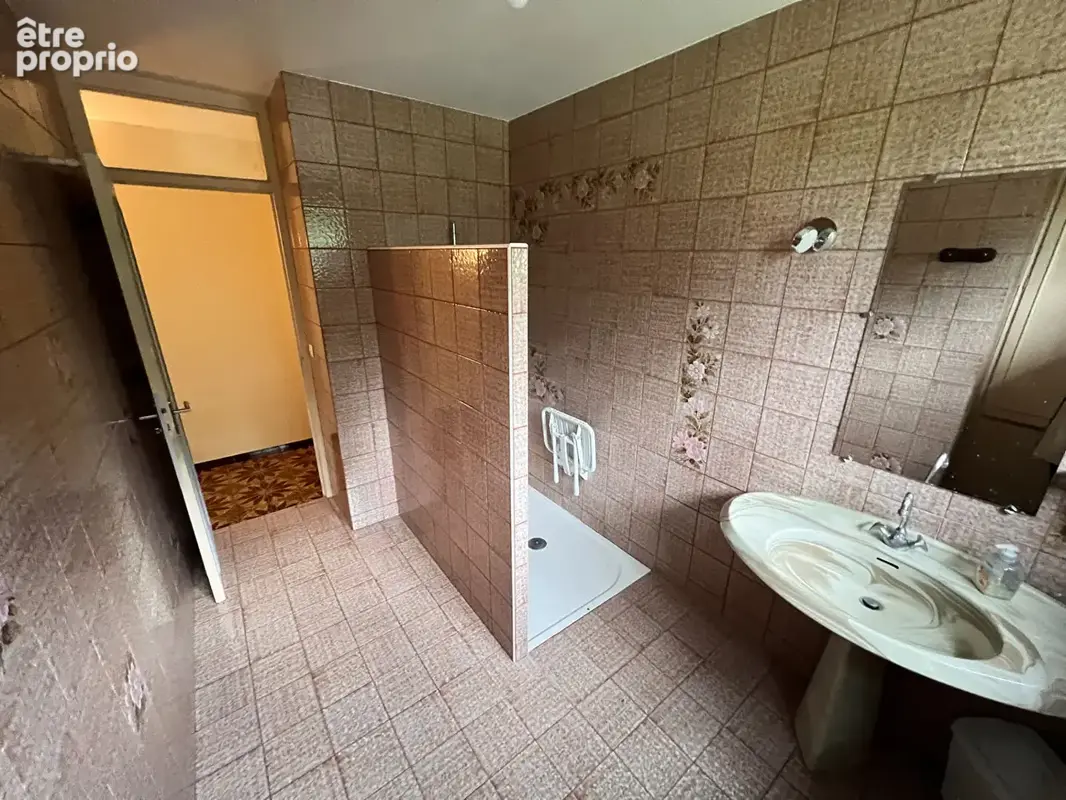 Pavillon indépendant 180 m² sur sous sol, jardin 1200 m². - photo 3