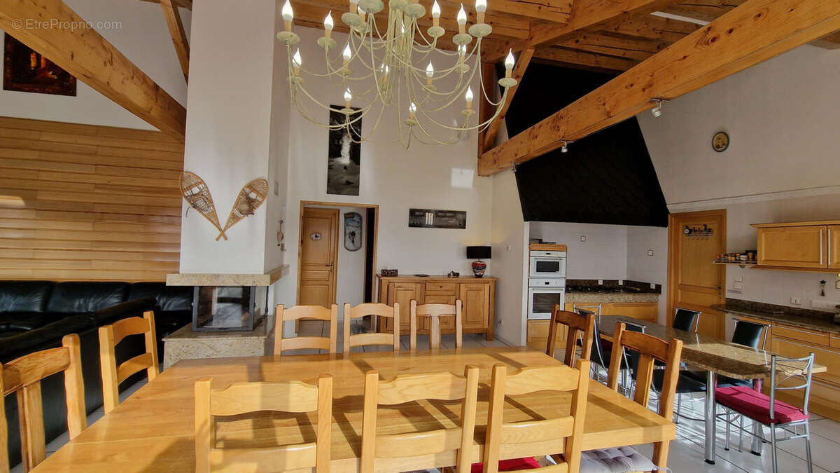 Maison à LES ANGLES