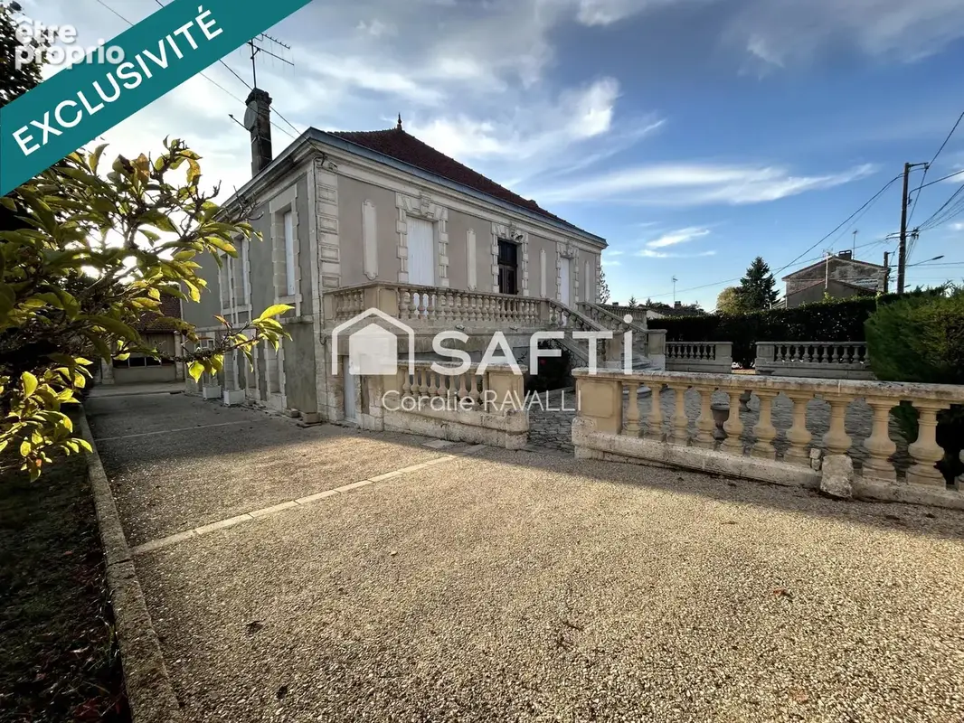 Photo 1 - Maison à VOEUIL-ET-GIGET