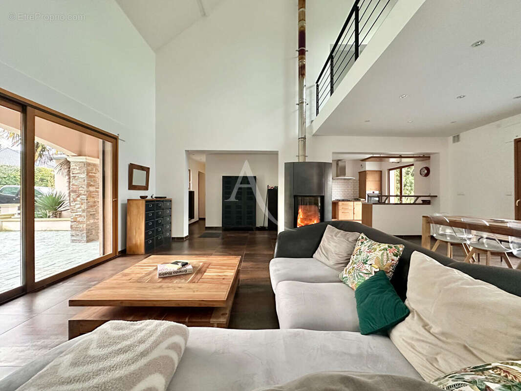 Maison à MONTEVRAIN