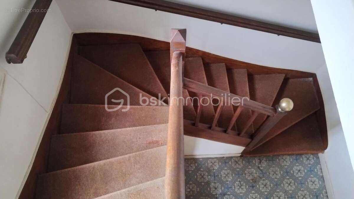 Maison 100 m² à Nazelles-Négron - photo 9