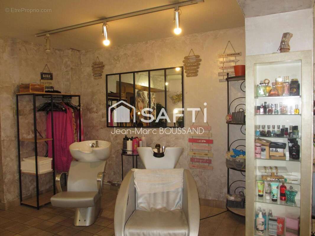 Photo 3 - Commerce à COUBLANC