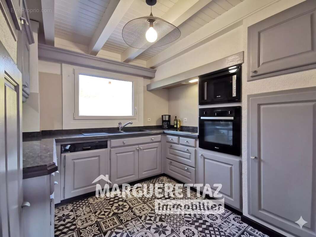 Chalet - vue dégagée - calme - 164 m² habitables - 2705 m² de terrain clôturé - Cœur de Boëge ! - photo 9