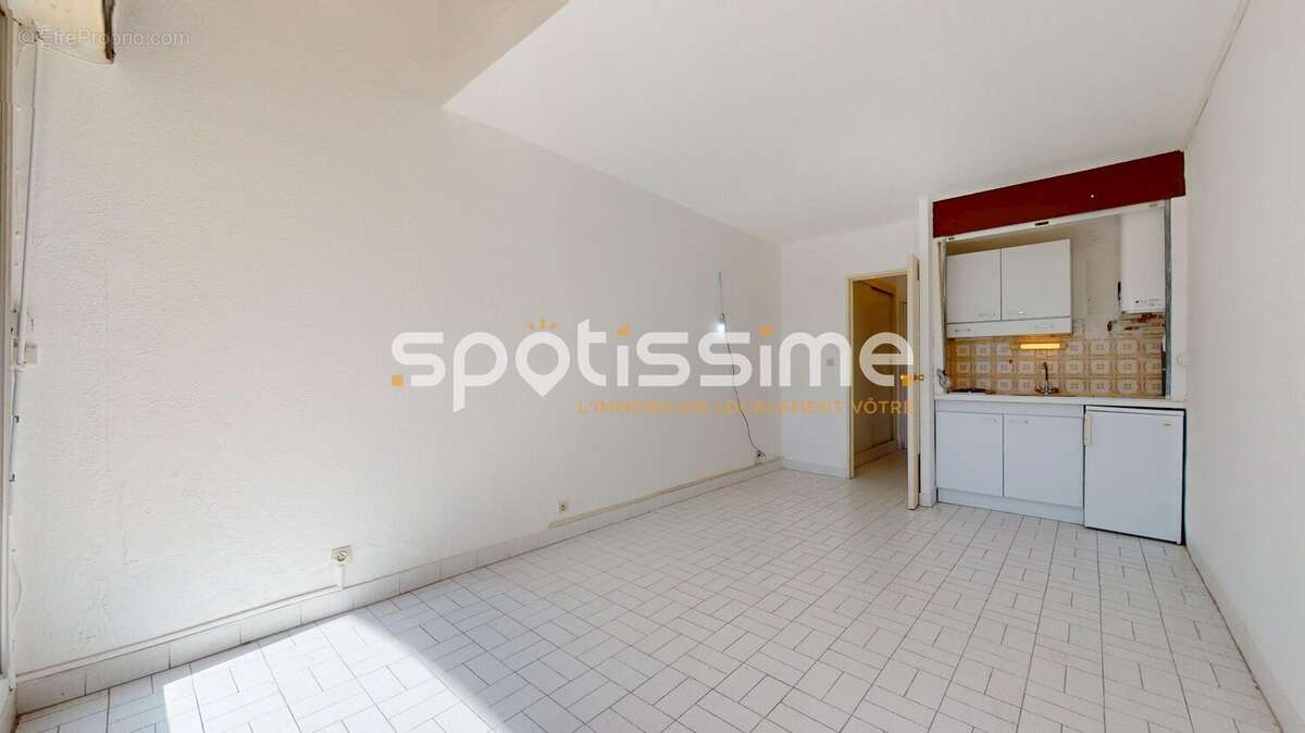 Studio avec balcon, exposition sud-ouest et parking privatif  Cap d'Agde, Centre-Port - photo 11