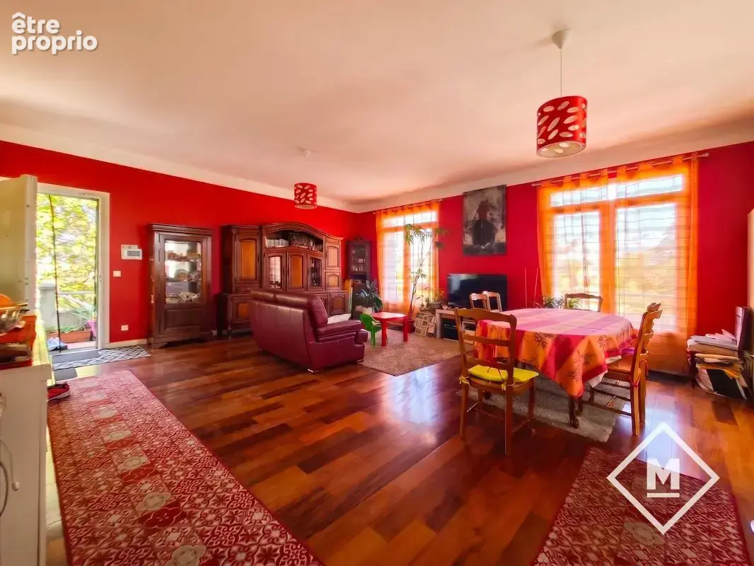 Exclusivité Vente bel appartement type 5 de 115 m2 lumineux en dernier étage avec terrasse et garage 13004 Marseille - photo 4