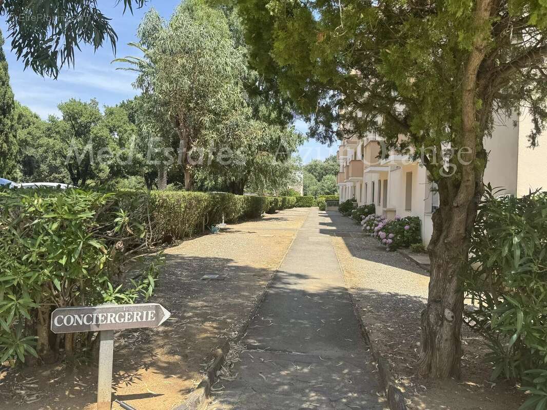Appartement à LA CROIX-VALMER