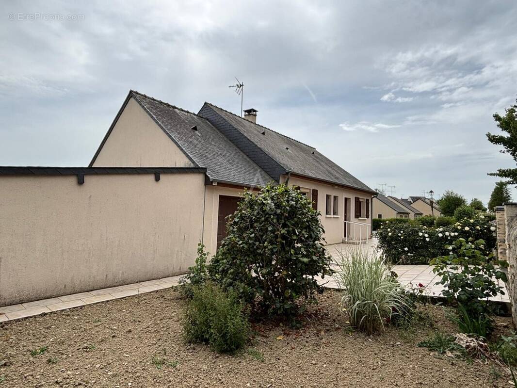 Maison à SAINT-DENIS-D'ANJOU