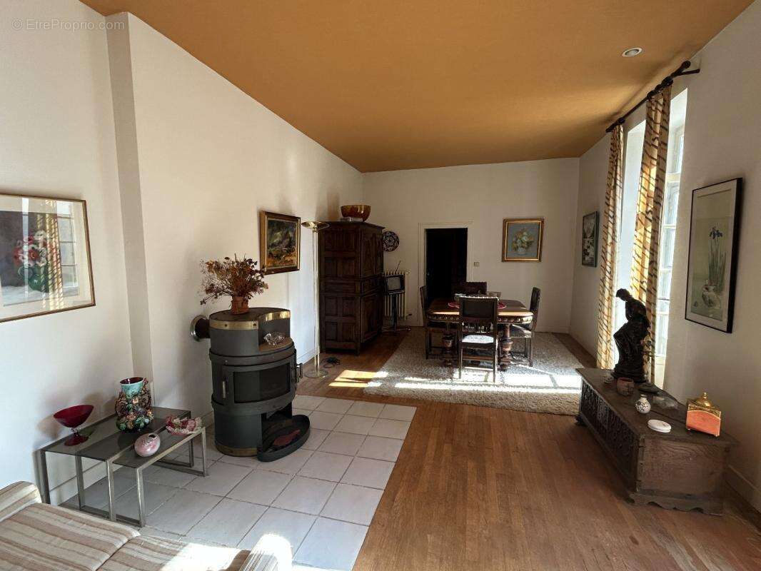 Maison à REQUISTA