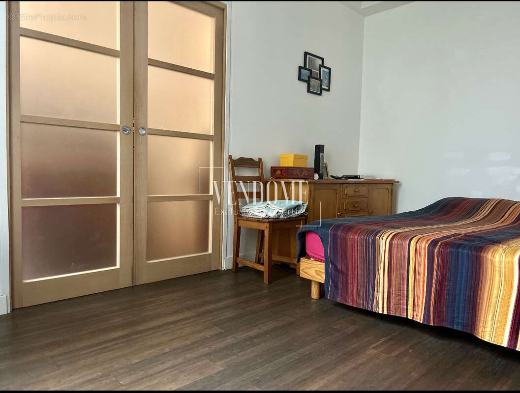 Appartement à CHARENTON-LE-PONT