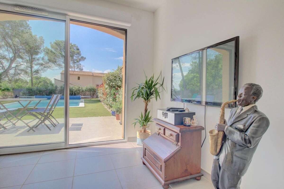 Maison 80 m² à Villelaure  - photo 4