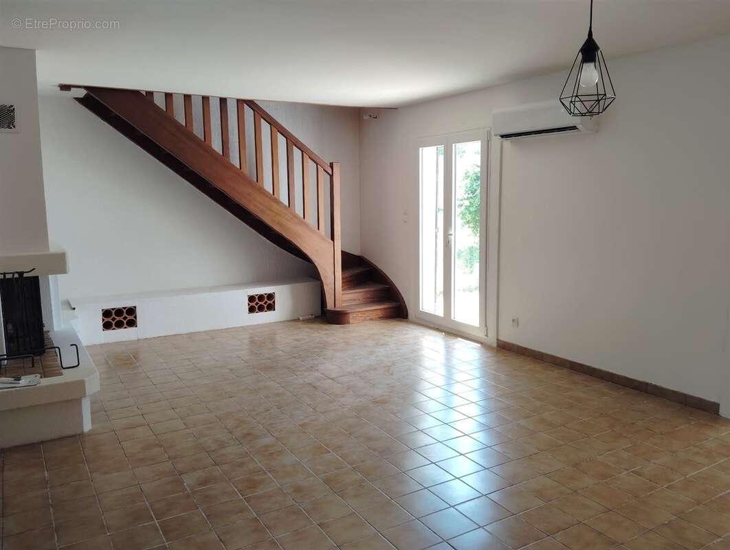 Maison à COURDEMANCHE