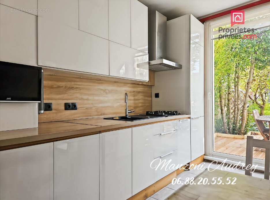 Maison à LA CHAPELLE-SAINT-LUC