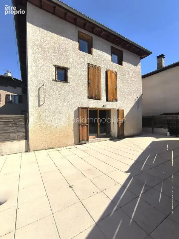  Maison de ville coup de cœur entièrement rénovée avec terrasse de 65 m² - photo 4