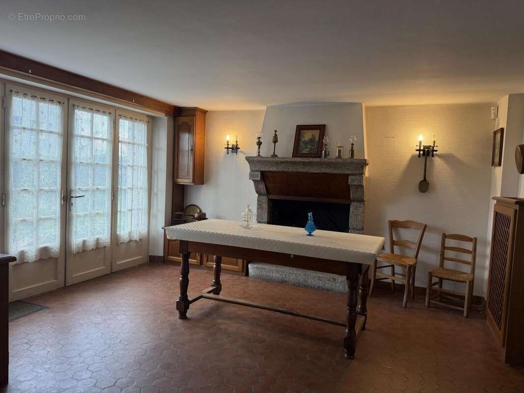 Maison 101 m² à Saint-Sebastien-Sur-Loire  - photo 8