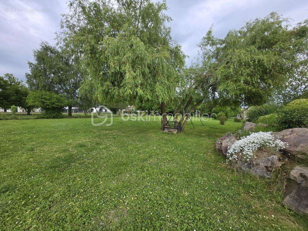 Maison à COULANGES-LES-NEVERS