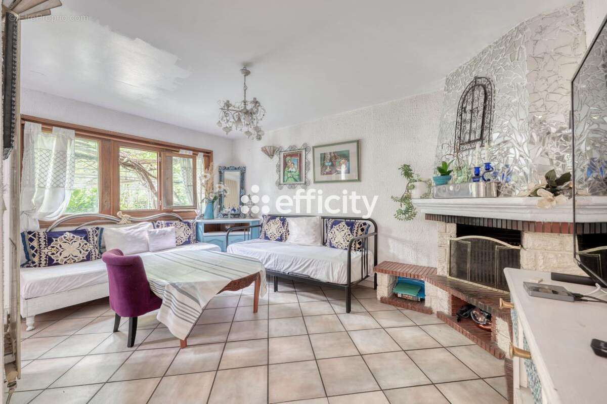 Maison à COMBS-LA-VILLE