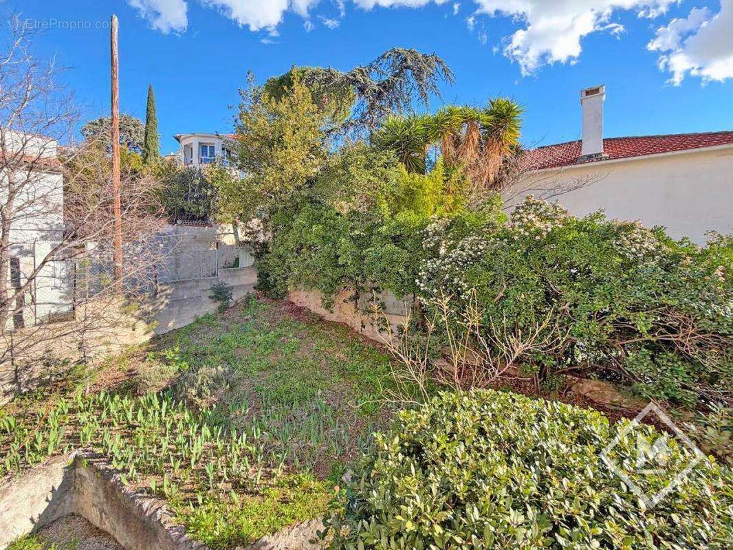 Appartement à MARSEILLE-7E