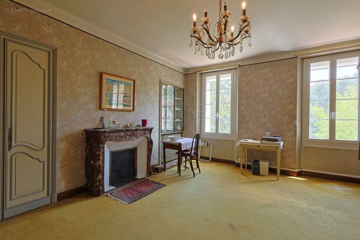 Maison à SOLLIES-PONT