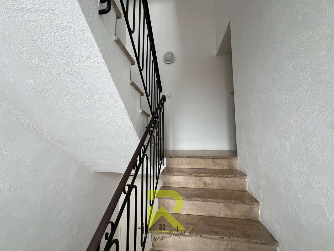 AGDE-Appartement avec vue sur l'Hérault-4 pièces - photo 8