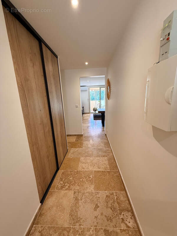 Appartement à vendre 3 pièces SAINTE MAXIME (83) - photo 8