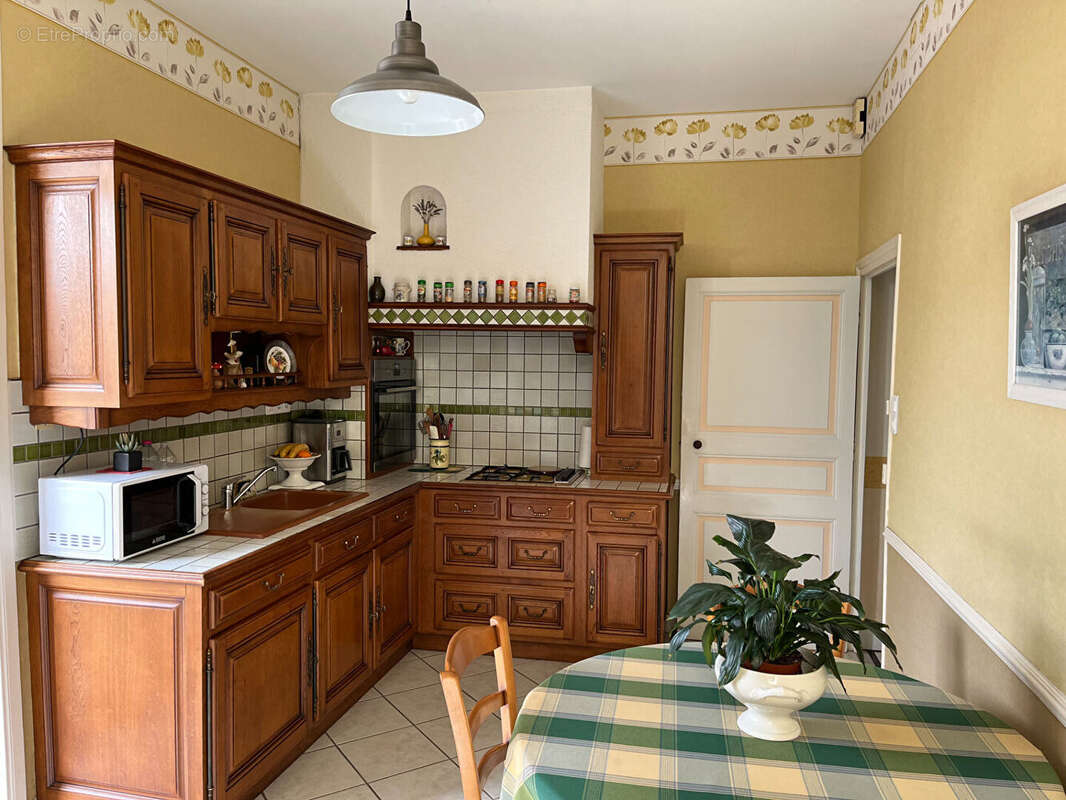 Maison à SAINT-ETIENNE-DU-BOIS