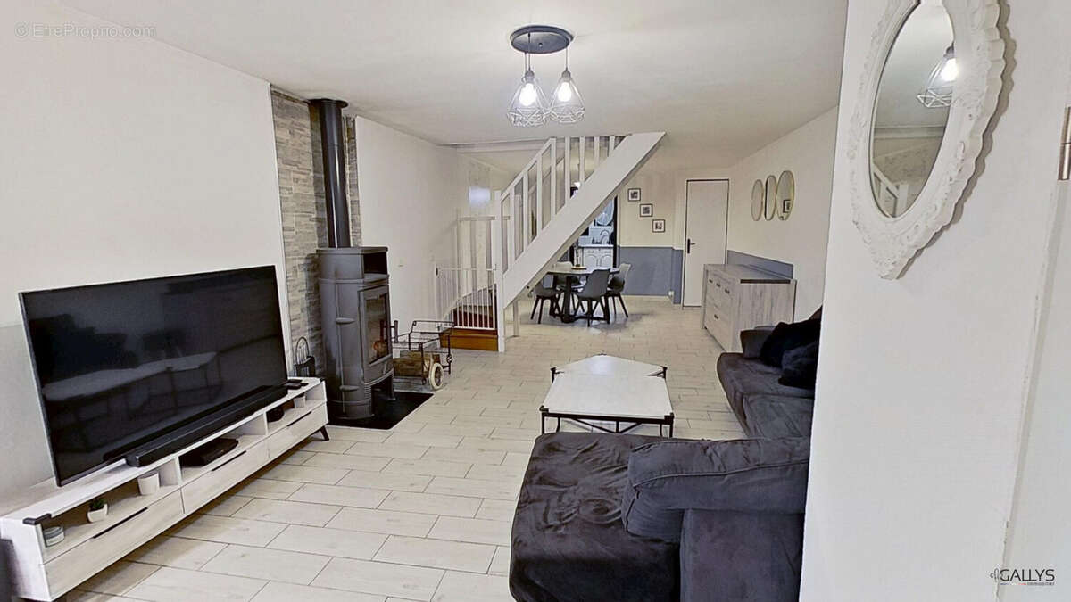 Maison à SORCY-SAINT-MARTIN