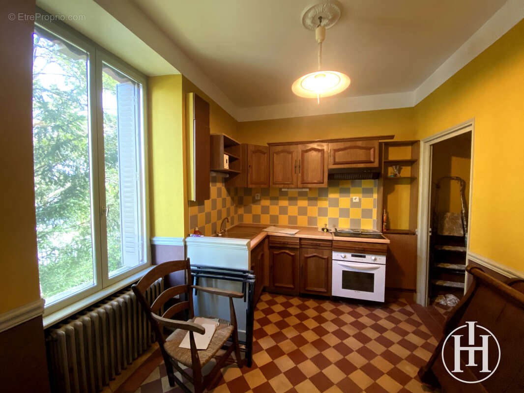 Maison à BRUERE-ALLICHAMPS