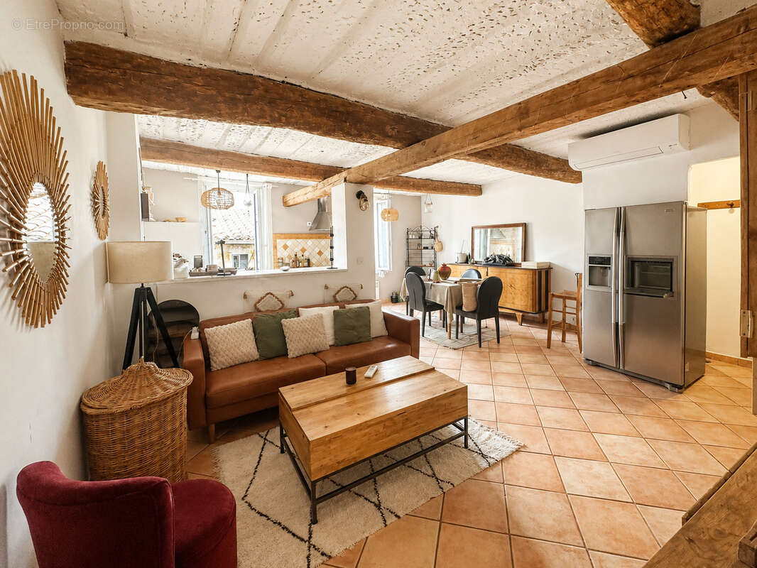 Appartement à SOLLIES-TOUCAS