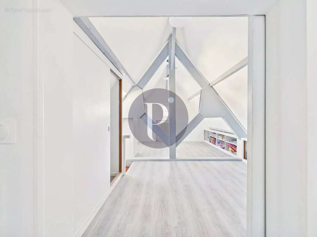 Maison à VERRIERES-LE-BUISSON