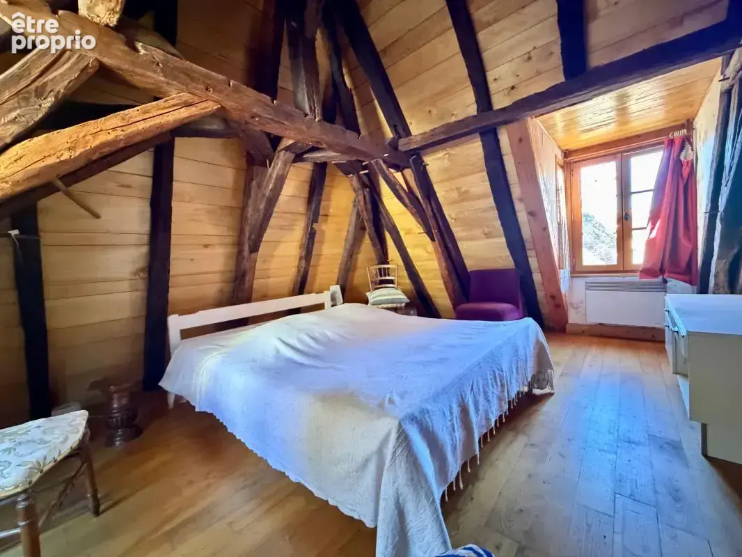 Maison en pierre au cœur de Sainte-Alvère – Idéale en résidence secondaire ou pour un investissement locatif - photo 9