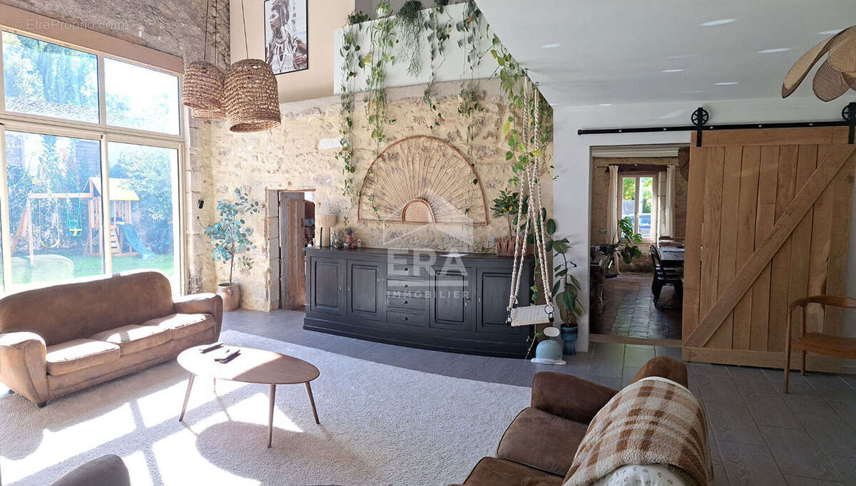 Maison à MONTPON-MENESTEROL