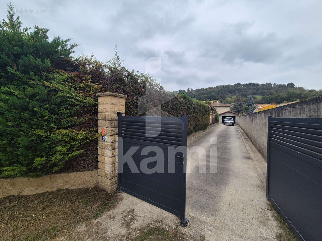 Maison à SAINT-DONAT-SUR-L&#039;HERBASSE