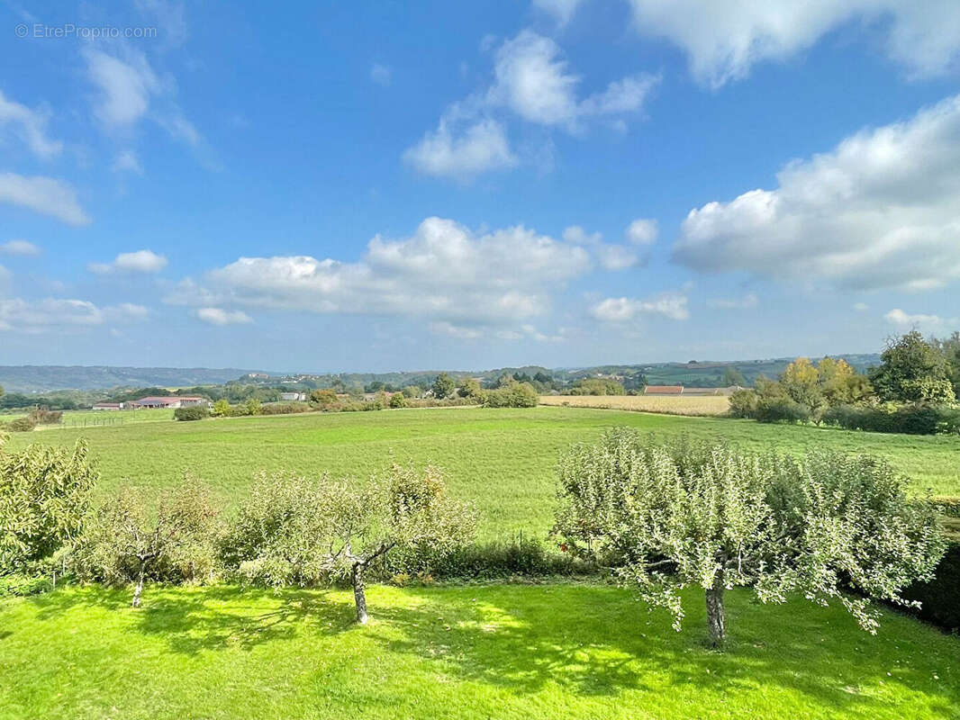 Maison à LES EPARRES