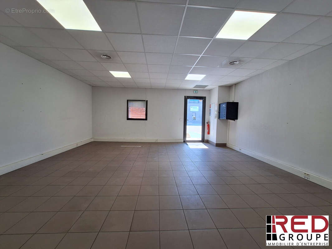 BUREAU AU RDC - Commerce à ARLES