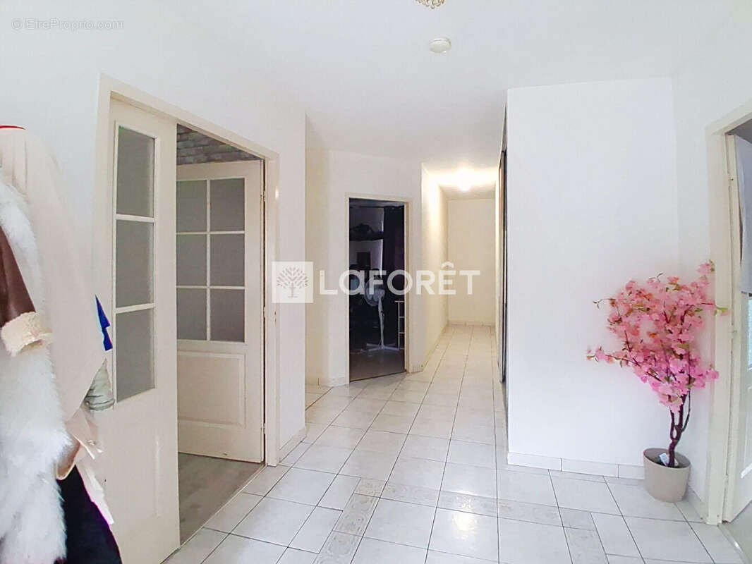 Appartement à JOUDES