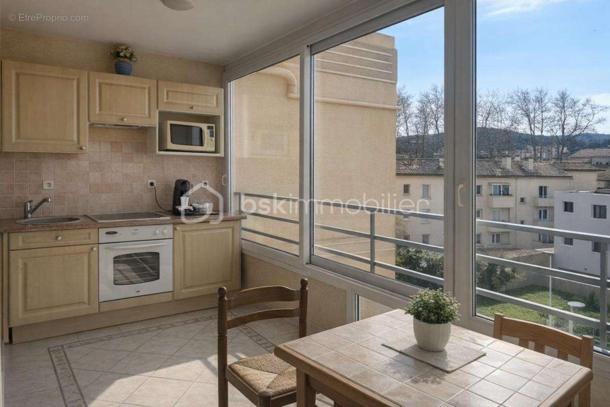 Appartement à SIX-FOURS-LES-PLAGES