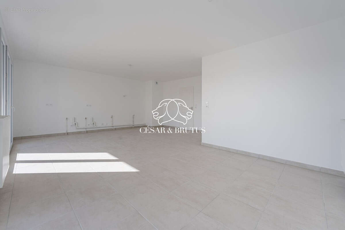 Appartement 80 m² à Meyzieu  - photo 6