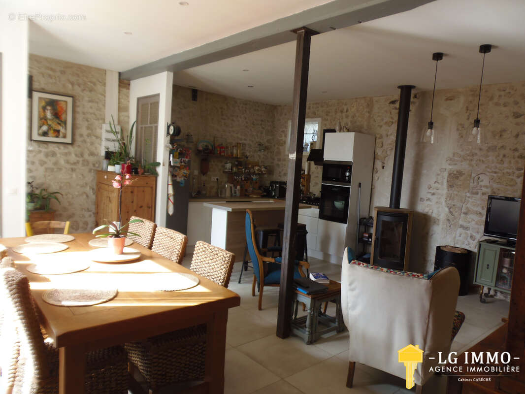 Maison à MORTAGNE-SUR-GIRONDE