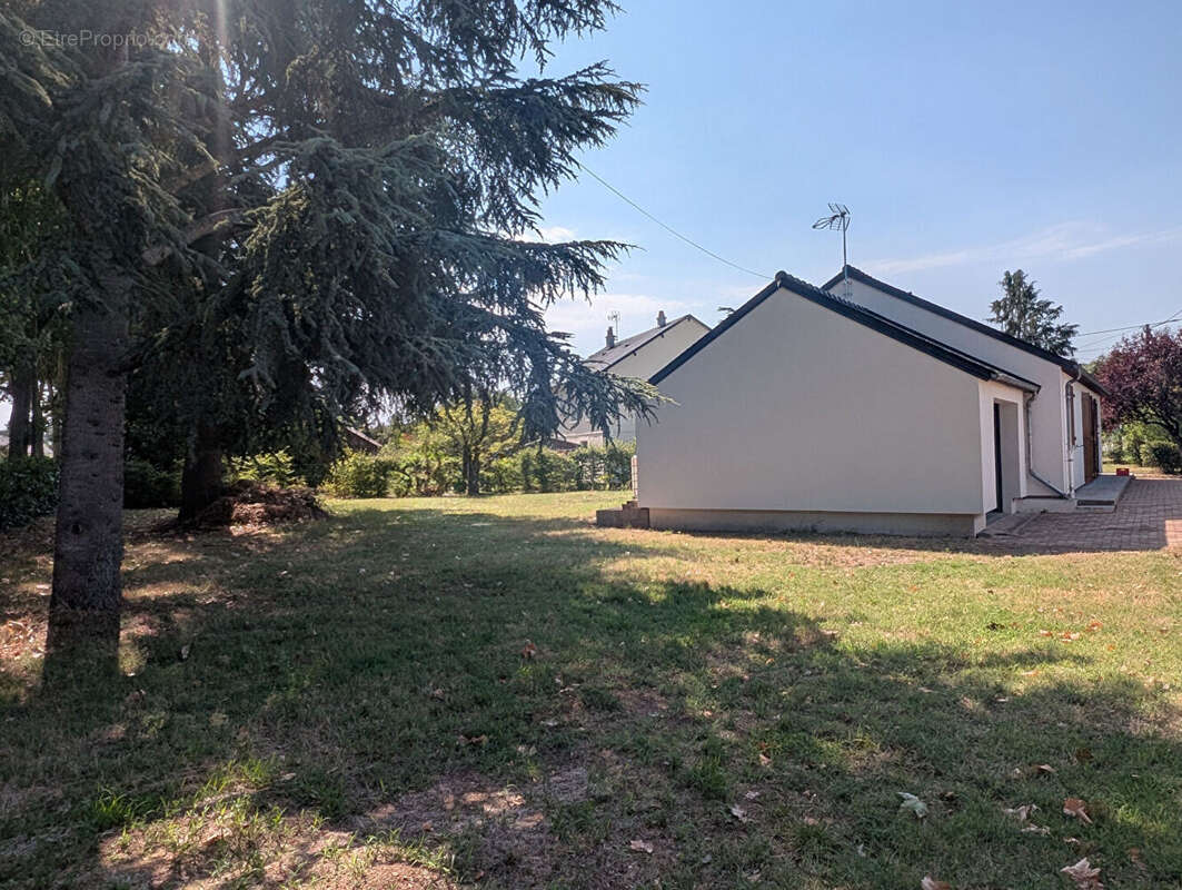 Maison de plain-pied Nazelles-Négron - photo 10